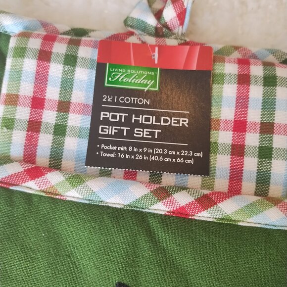 Christmas 4pc. Towel & Oven Mitt Set with Free Gift - Picture 3 of 4
